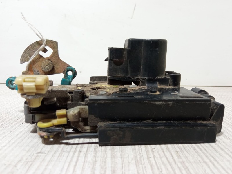 Recambio de cerradura puerta delantera izquierda para daewoo lanos (klat) 1.5 referencia OEM IAM   
