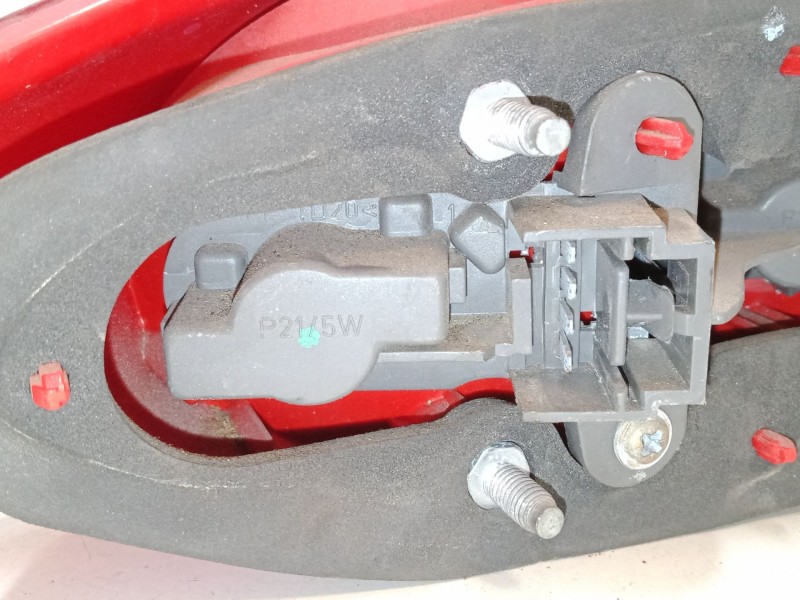 Recambio de piloto trasero derecho para alfa romeo 147 (937_) 2.0 16v t.spark (937.axa1, 937.axc1, 937.bxc1) referencia OEM IAM 