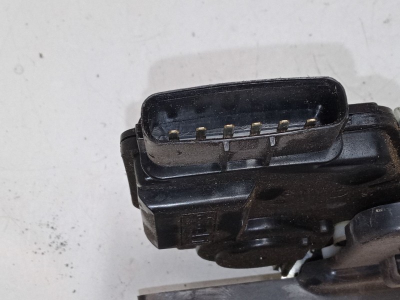 Recambio de cerradura puerta delantera izquierda para kia carens iii monospace (un) 2.0 crdi 115 referencia OEM IAM   