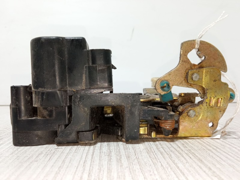 Recambio de cerradura puerta delantera izquierda para daewoo lanos (klat) 1.5 referencia OEM IAM   