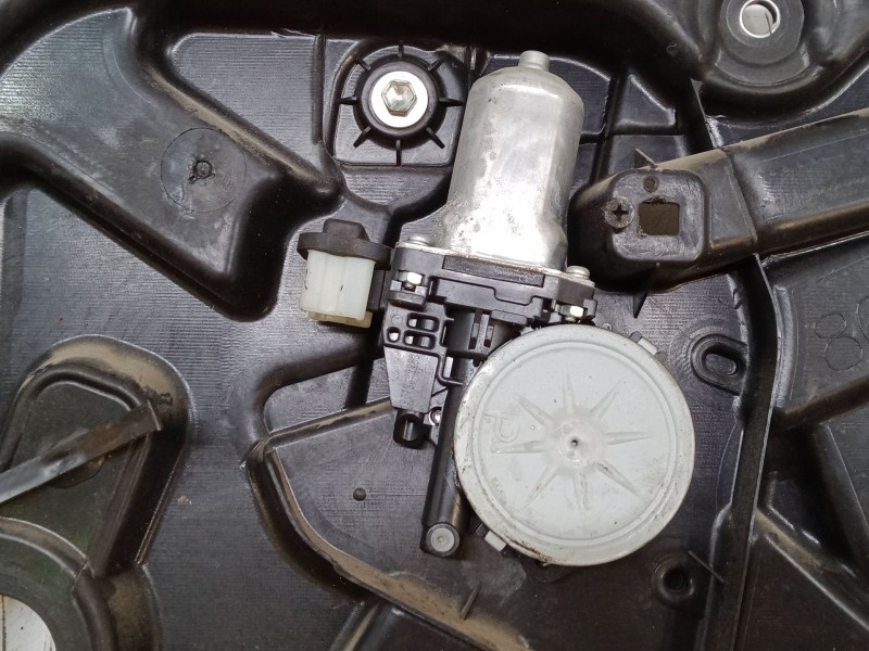 Recambio de elevalunas electrico delantero derecho para nissan x-trail ii (t31) 2.0 dci referencia OEM IAM   