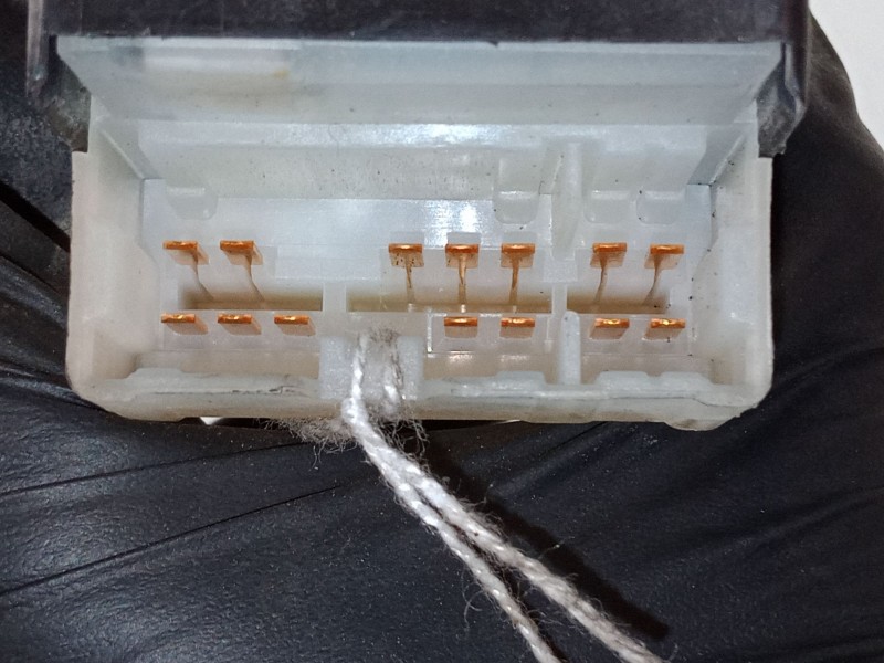 Recambio de mando elevalunas delantero izquierdo para nissan almera ii hatchback (n16) 1.5 referencia OEM IAM 80961BM500  