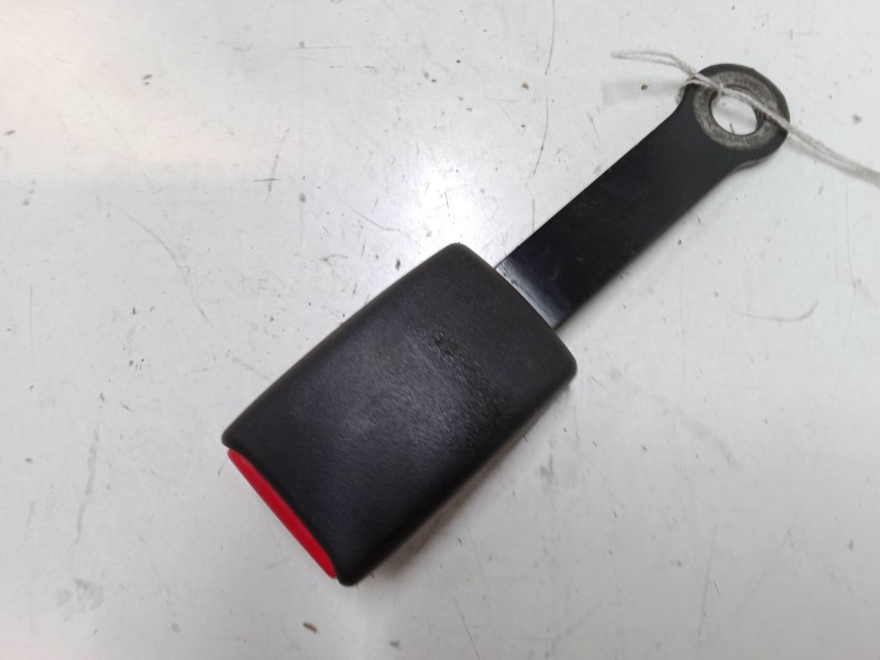 Recambio de anclaje cinturon delantero derecho para nissan almera ii hatchback (n16) 1.5 referencia OEM IAM   