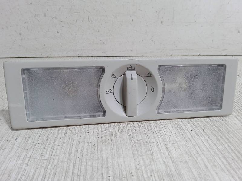 LUZ INTERIOR TRASERA 0886400 
