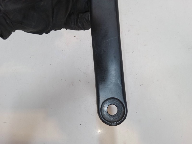 Recambio de brazo limpia delantero izquierdo para opel astra j (p10) 1.7 cdti (68) referencia OEM IAM   