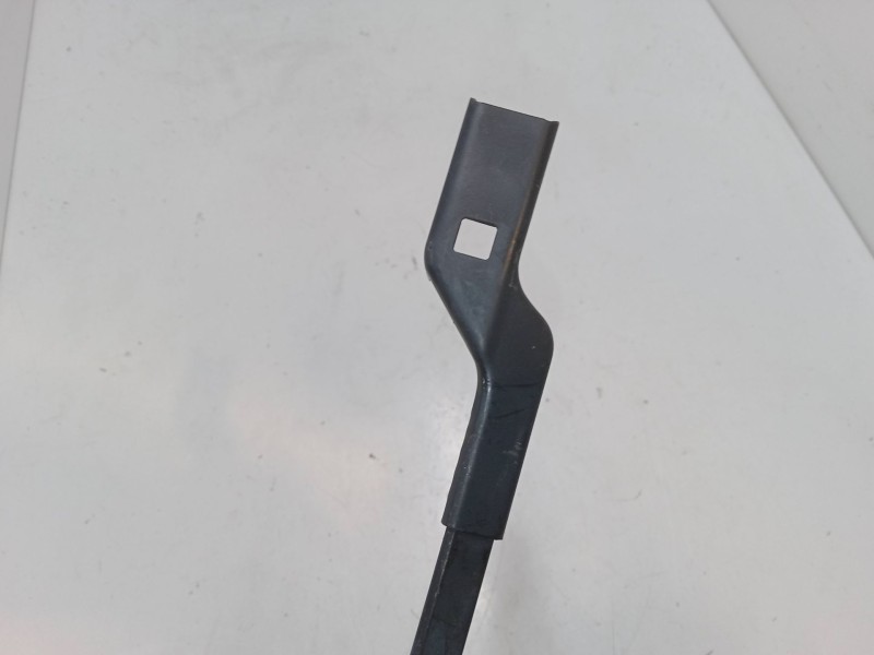 Recambio de brazo limpia delantero izquierdo para opel astra j (p10) 1.7 cdti (68) referencia OEM IAM   