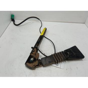 ANCLAJE CINTURON DELANTERO IZQUIERDO 