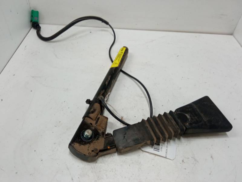ANCLAJE CINTURON DELANTERO IZQUIERDO 