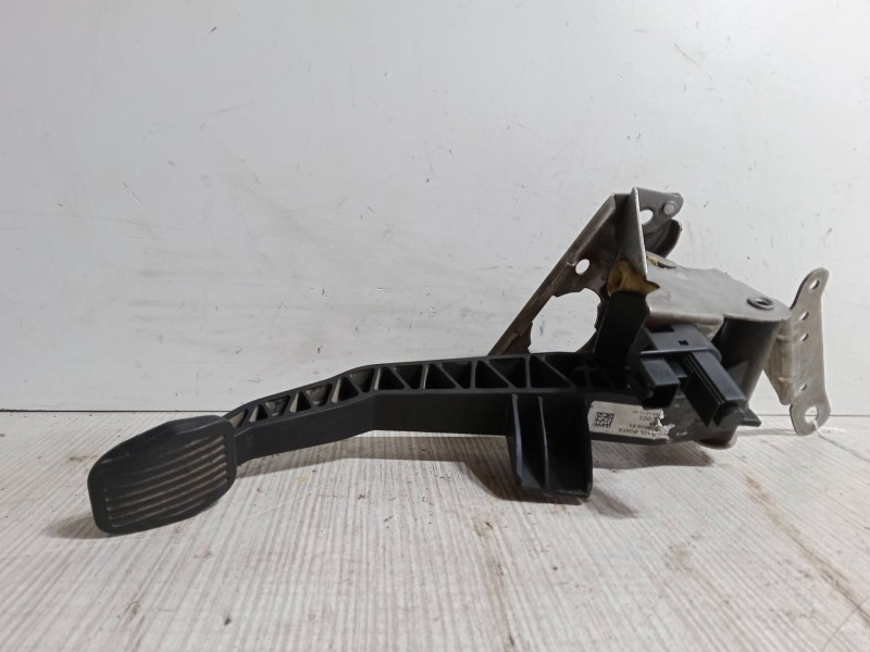 Recambio de pedal embrague para volvo s40 ii (544) 2.0 d referencia OEM IAM S/r  