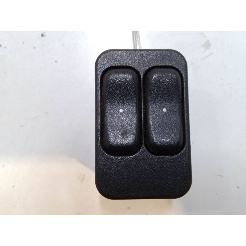 Recambio de mando elevalunas delantero izquierdo para opel astra g station wagon (t98) 1.7 dti 16v (f35) referencia OEM IAM 1336