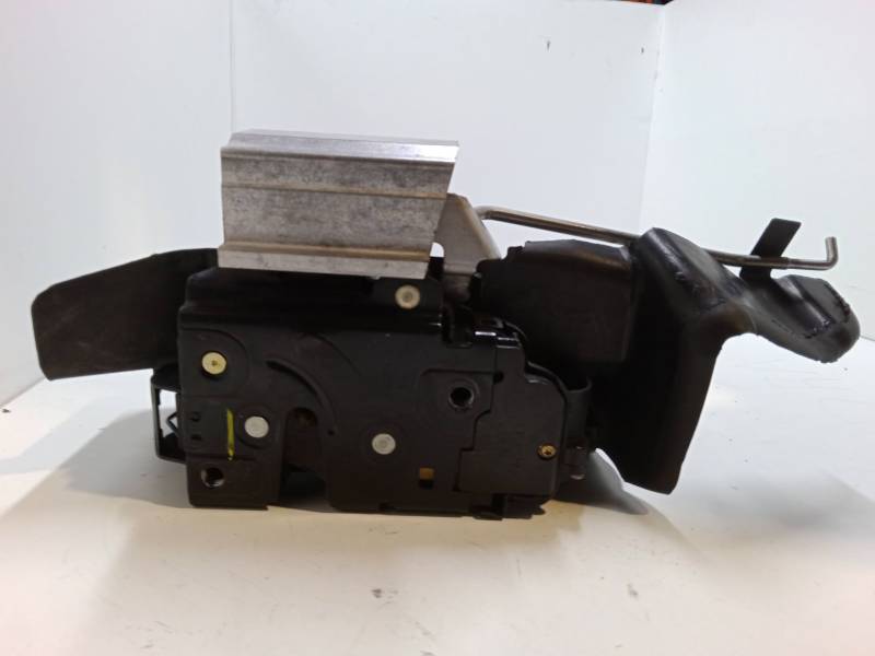 CERRADURA PUERTA DELANTERA IZQUIERDA 