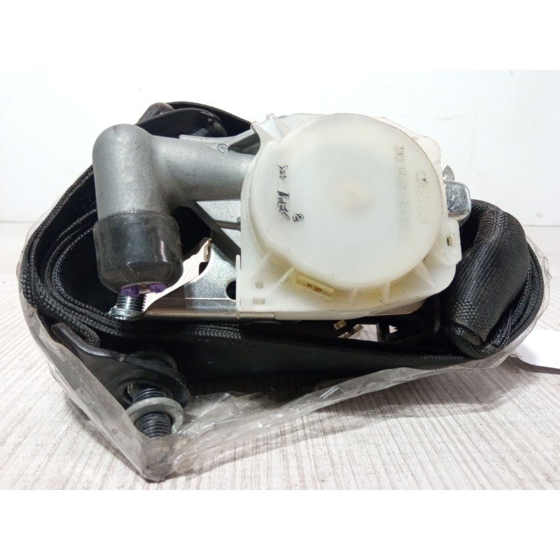 Recambio de cinturon con pretensor delantero izquierdo para hyundai i20 i (pb, pbt) 1.2 referencia OEM IAM 888701J2009PI  