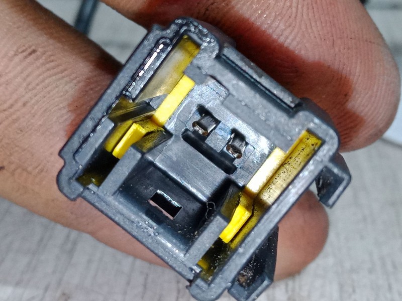 Recambio de anclaje cinturon trasero izquierdo para peugeot 207/207+ (wa_, wc_) 1.6 hdi referencia OEM IAM   