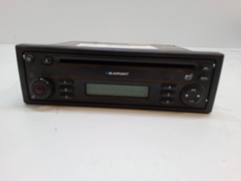 Recambio de radio cd para dacia sandero 1.5 dci referencia OEM IAM   