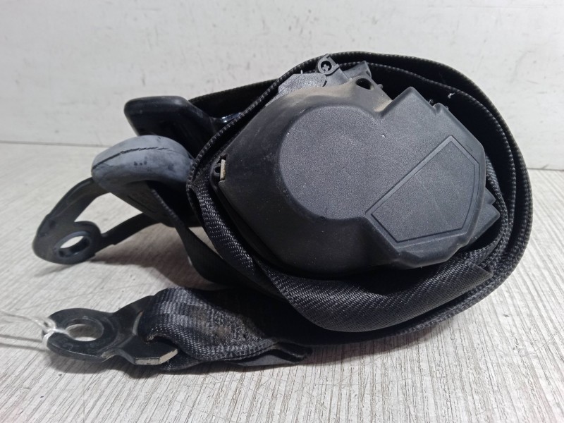 Recambio de cinturon con pretensor trasero derecho para seat ibiza ii (6k1) 1.4 i referencia OEM IAM    Recambio de cinturon con pretensor trasero derecho para seat ibiza ii (6k1) 1.4 i referencia OEM IAM