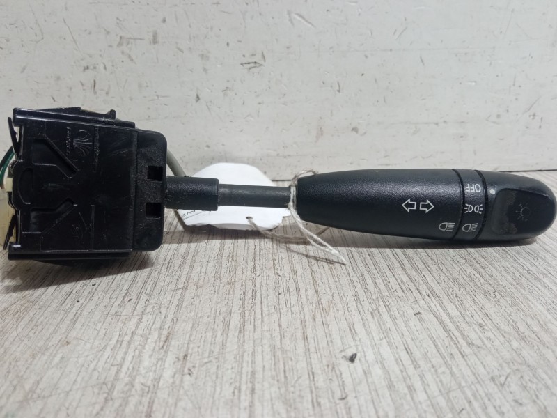 Recambio de mando de intermitencia para chevrolet aveo / kalos hatchback (t200) 1.4 16v referencia OEM IAM   