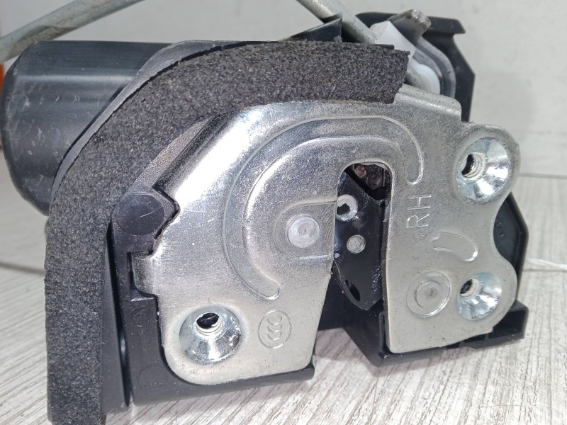 Recambio de cerradura puerta delantera derecha para kia picanto iii (ja) 1.0 referencia OEM IAM 81320G6040  