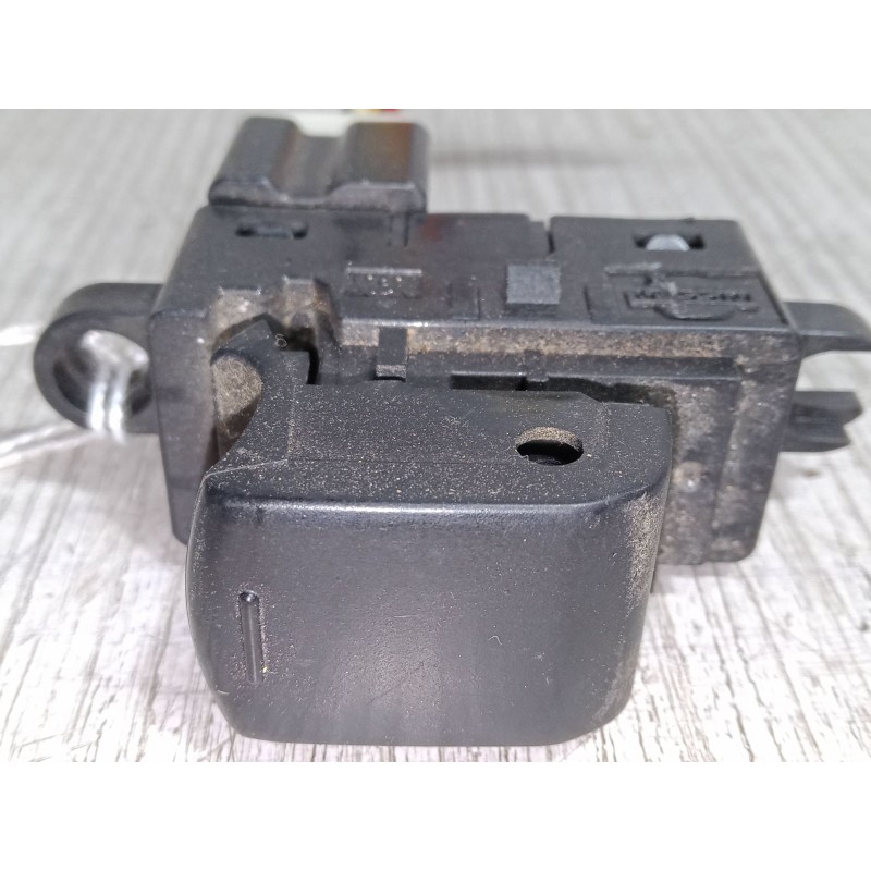 Recambio de mando elevalunas delantero derecho para nissan x-trail ii (t31) 2.0 dci 4x4 referencia OEM IAM   