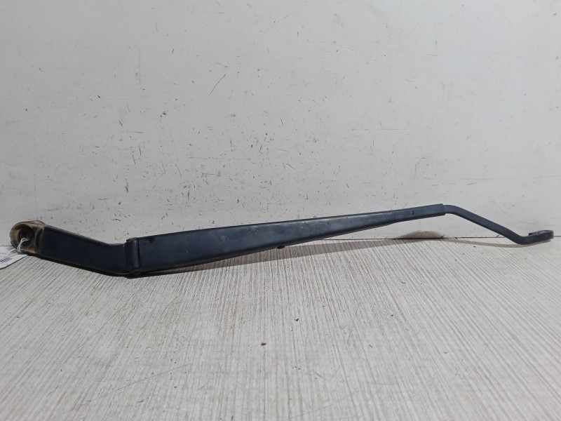 Recambio de brazo limpia delantero izquierdo para nissan x-trail ii (t31) 2.0 dci 4x4 referencia OEM IAM   