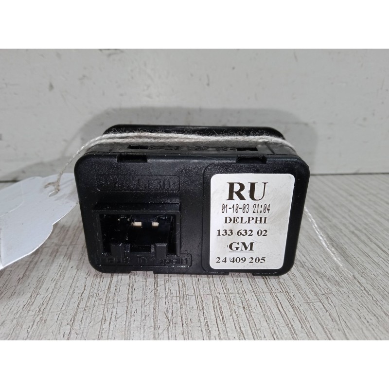 Recambio de mando elevalunas delantero izquierdo para opel meriva a monospace (x03) 1.7 dti (e75) referencia OEM IAM   