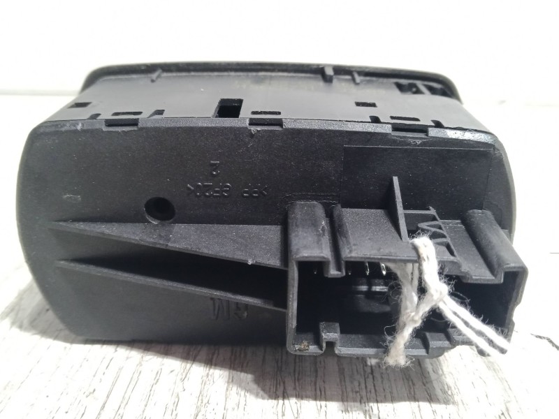 Recambio de mando elevalunas delantero izquierdo para opel corsa d (s07) 1.2 (l08, l68) referencia OEM IAM   