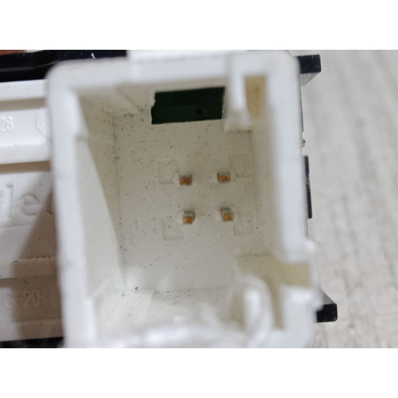 Recambio de mando elevalunas trasero izquierdo para opel crossland x / crossland (p17, p2qo) 1.2 (75) referencia OEM IAM   