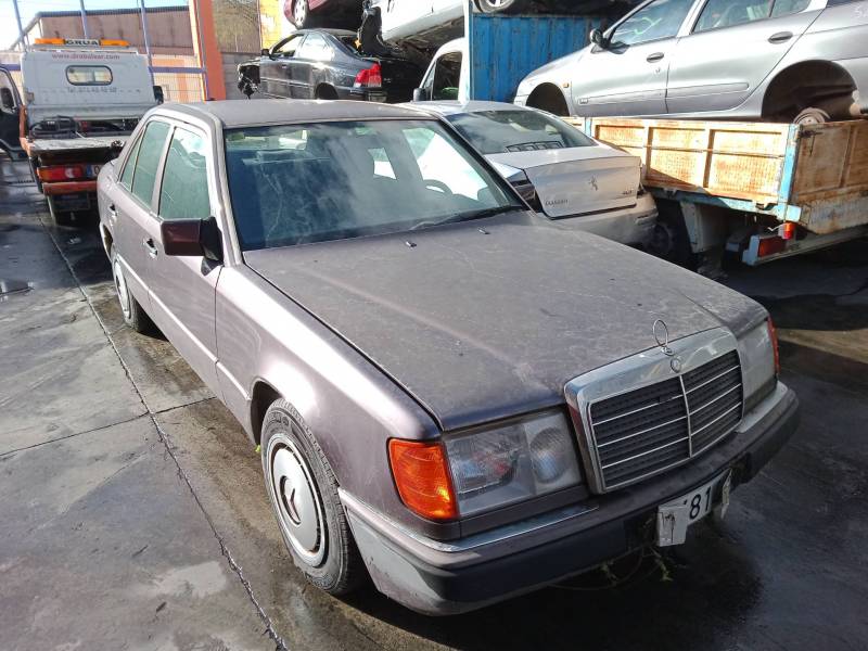 MERCEDES-BENZ 124 SEDÁN (W124)