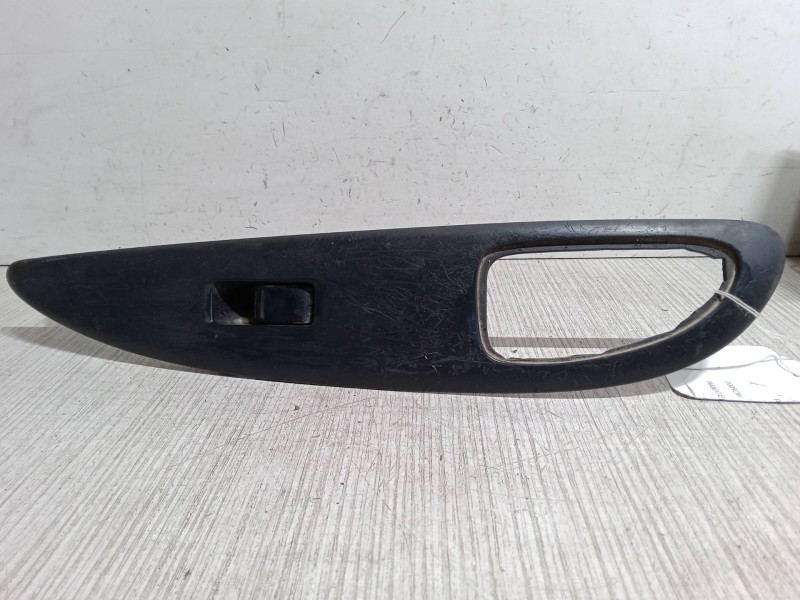 Recambio de mando elevalunas delantero derecho para nissan primera hatchback (p12) 1.6 referencia OEM IAM   