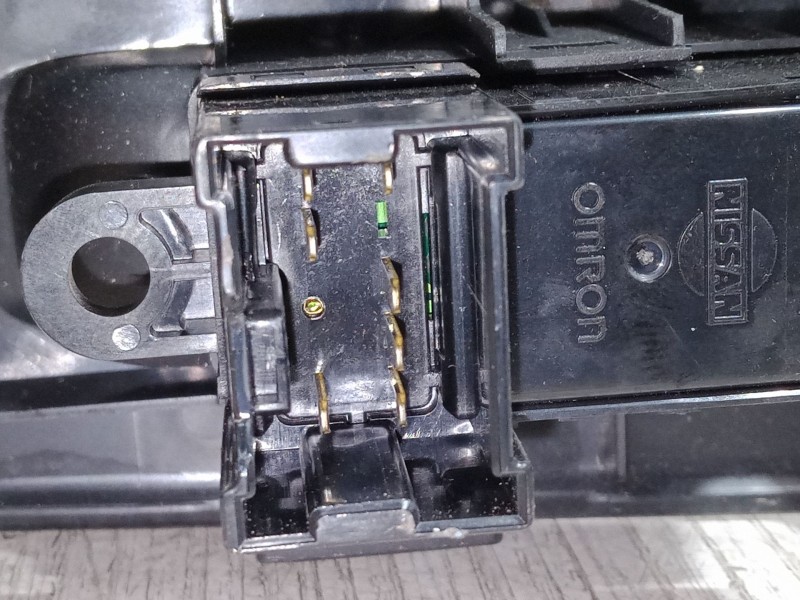 Recambio de mando elevalunas delantero derecho para nissan primera hatchback (p12) 1.6 referencia OEM IAM   