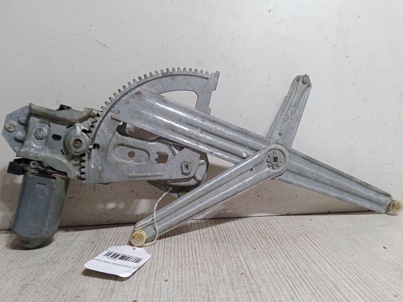 Recambio de mando elevalunas delantero derecho para peugeot 205 furgoneta/hatchback 1.1 referencia OEM IAM   
