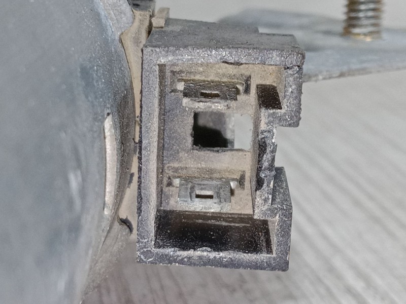 Recambio de mando elevalunas delantero derecho para peugeot 205 furgoneta/hatchback 1.1 referencia OEM IAM   