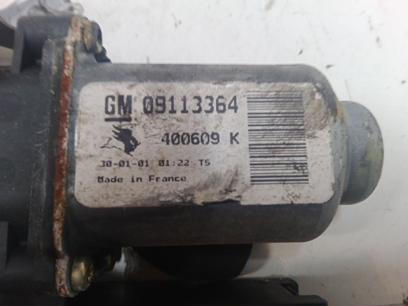 Recambio de elevalunas electrico delantero derecho para opel corsa c (x01) 1.4 (f08, f68) referencia OEM IAM 09113364  