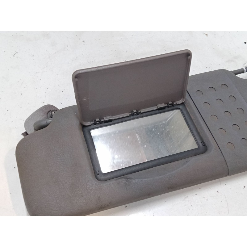 Recambio de parasol izquierdo para renault clio ii (bb_, cb_) 1.4 (b/cb0c, b/cb0s) referencia OEM IAM   