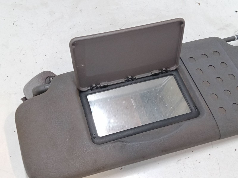 Recambio de parasol izquierdo para renault clio ii (bb_, cb_) 1.4 (b/cb0c, b/cb0s) referencia OEM IAM   