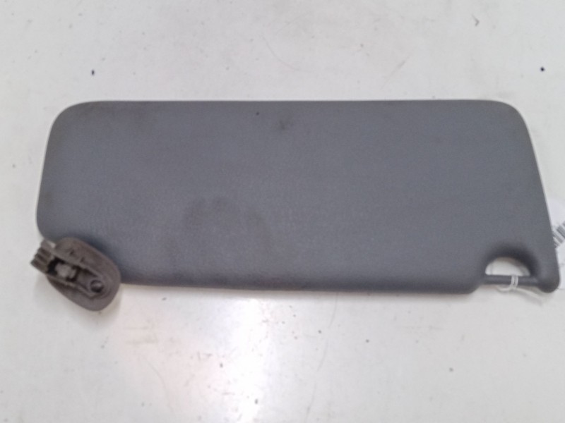 Recambio de parasol izquierdo para renault clio ii (bb_, cb_) 1.4 (b/cb0c, b/cb0s) referencia OEM IAM   