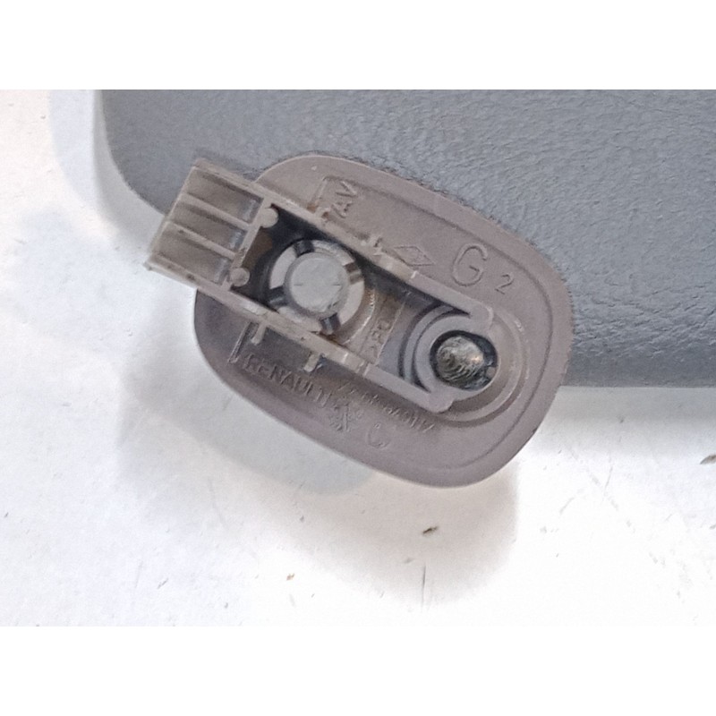 Recambio de parasol izquierdo para renault clio ii (bb_, cb_) 1.4 (b/cb0c, b/cb0s) referencia OEM IAM   