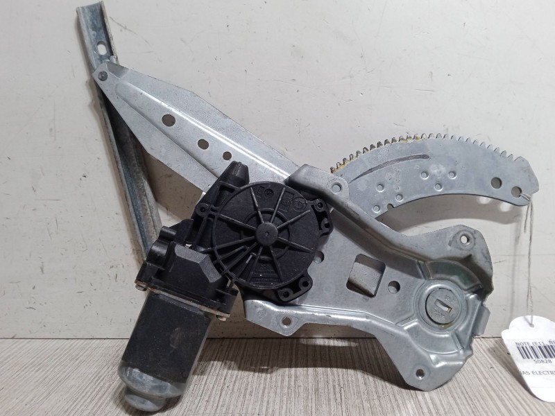 Recambio de elevalunas electrico trasero derecho para nissan note (e11, ne11) 1.5 dci referencia OEM IAM 400929A  