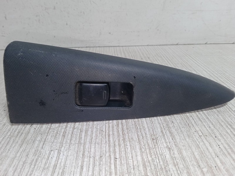 Recambio de mando elevalunas trasero derecho para nissan note (e11, ne11) 1.5 dci referencia OEM IAM   