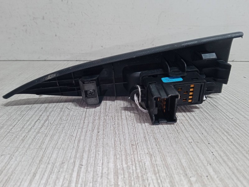 Recambio de mando elevalunas trasero derecho para nissan note (e11, ne11) 1.5 dci referencia OEM IAM   