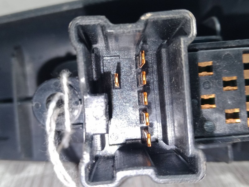 Recambio de mando elevalunas trasero derecho para nissan note (e11, ne11) 1.5 dci referencia OEM IAM   