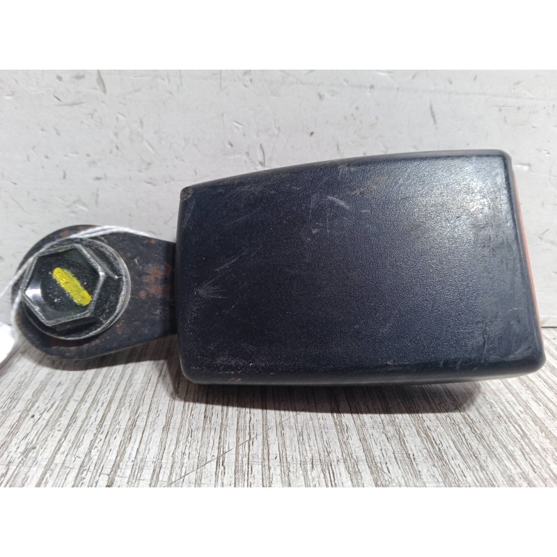 Recambio de anclaje cinturon trasero izquierdo para mercedes-benz vaneo (414) 1.7 cdi (414.700) referencia OEM IAM   