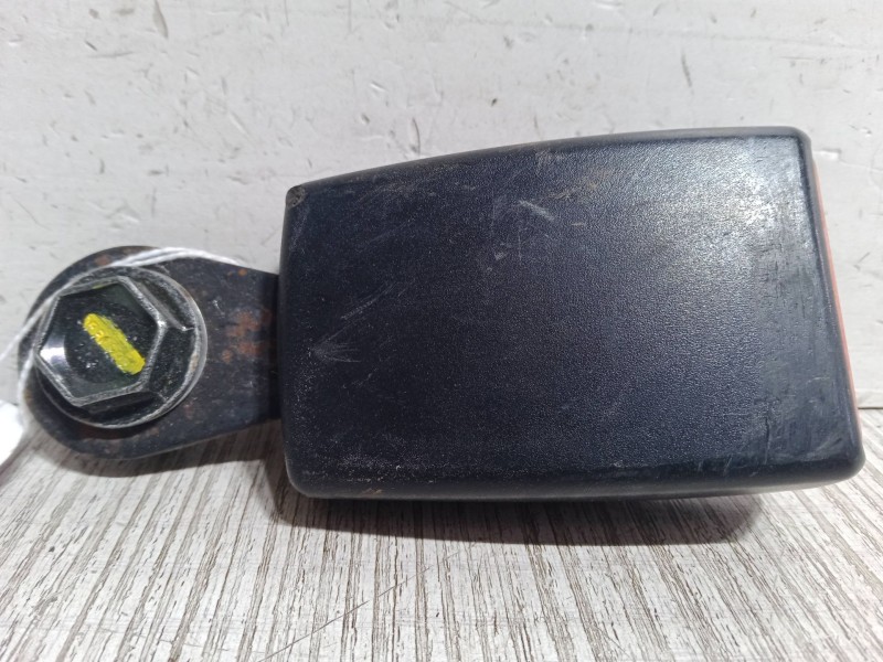 Recambio de anclaje cinturon trasero izquierdo para mercedes-benz vaneo (414) 1.7 cdi (414.700) referencia OEM IAM   