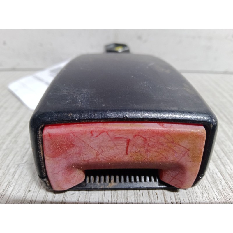 Recambio de anclaje cinturon trasero izquierdo para mercedes-benz vaneo (414) 1.7 cdi (414.700) referencia OEM IAM   