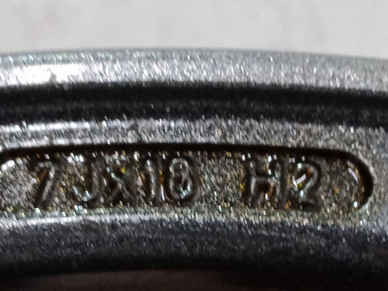 Recambio de llanta aluminio 16´´ para volkswagen passat b5 (3b2) 1.9 tdi referencia OEM IAM 7x16H2   Recambio de llanta aluminio 16´´ para volkswagen passat b5 (3b2) 1.9 tdi referencia OEM IAM 7x16H2