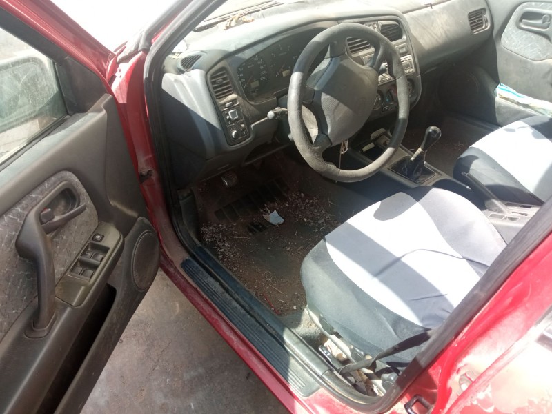 nissan primera hatchback (p11) del año 1998