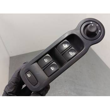 MANDO ELEVALUNAS DELANTERO IZQUIERDO 8200379694A 