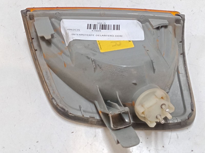 Recambio de intermitente delantero derecho para mercedes-benz 300-d referencia OEM IAM   