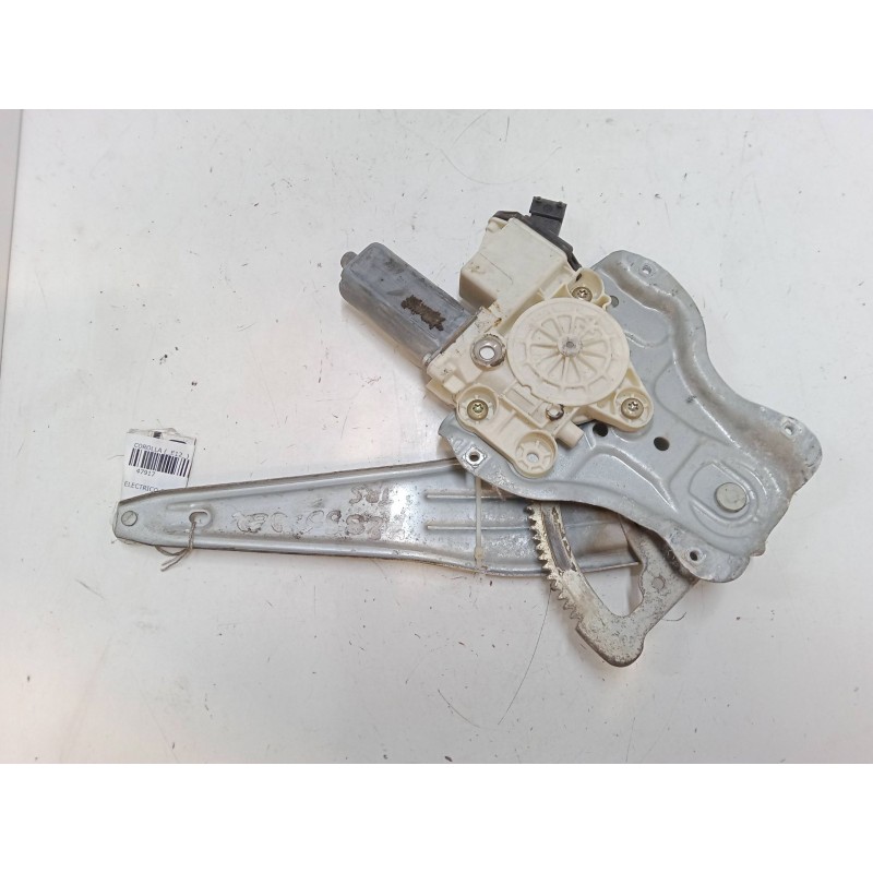 Recambio de elevalunas electrico trasero derecho para toyota corolla (_e12_) 1.4 d (nde120_) referencia OEM IAM 991558104  