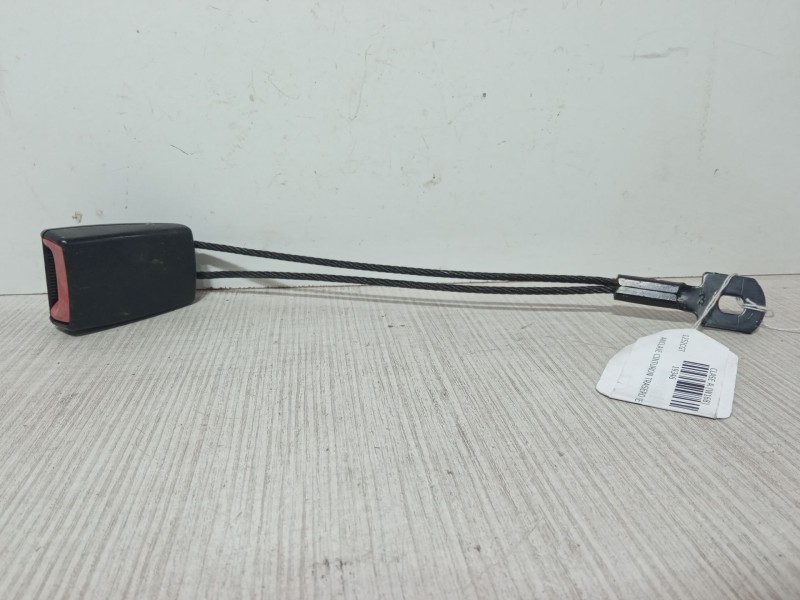 Recambio de anclaje cinturon trasero central para mercedes-benz clase a (w168) a 170 cdi (168.009, 168.109) referencia OEM IAM 1