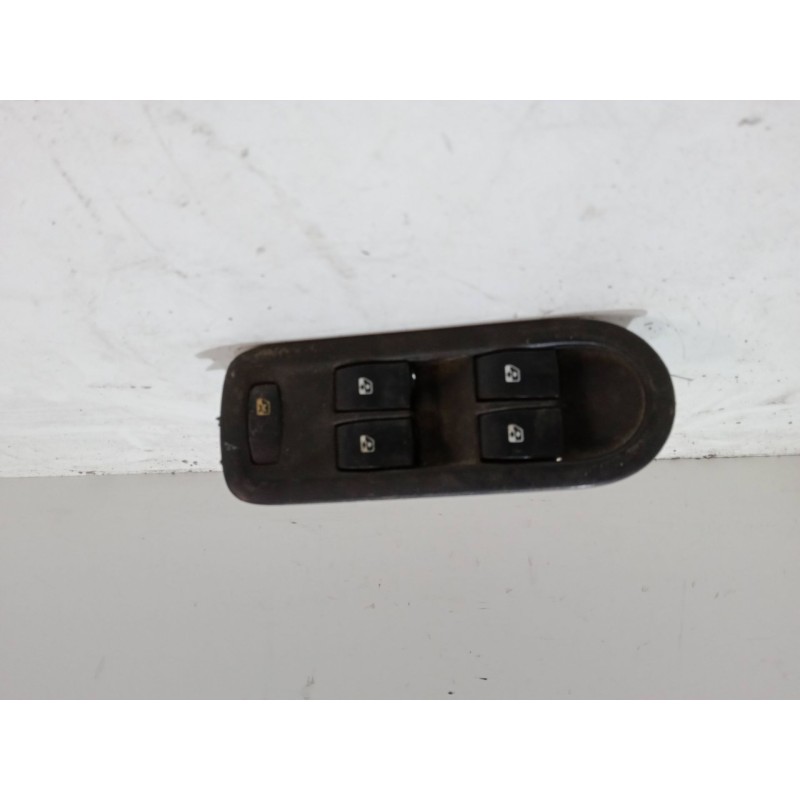 Recambio de mando elevalunas delantero izquierdo para renault megane ii (bm0/1_, cm0/1_) 1.5 dci (bm1e, cm1e) referencia OEM IAM